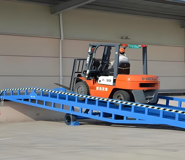 柞水移动式卸货平台（叉车用）
